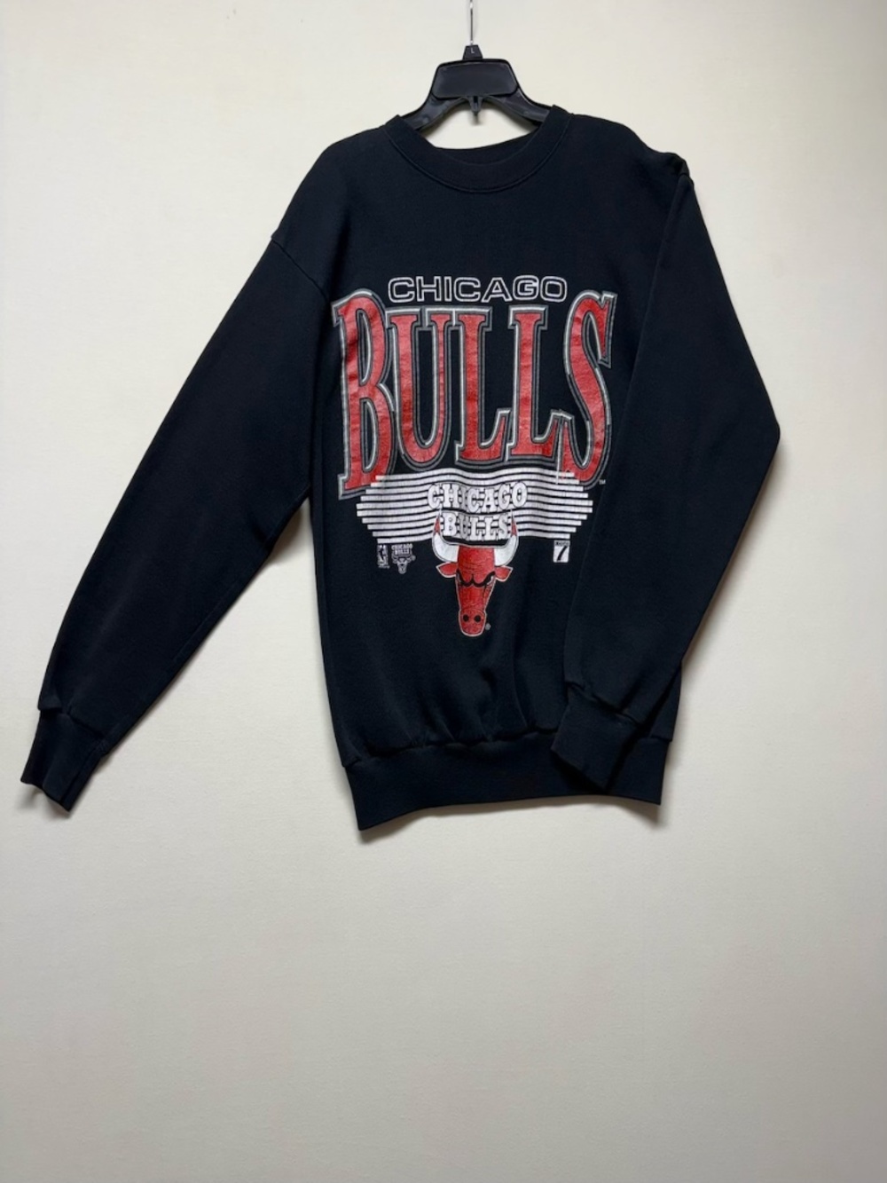 Vintage 90s Logo 7 Chicago Bulls Official Licensed Sweatshirt Men's M USA